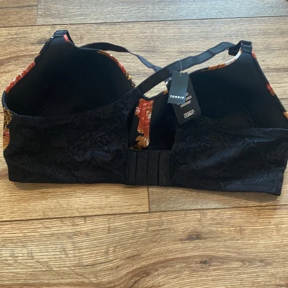 Torrid 40DD Wire-Free Lightly Lined Everyday bra - Picture 4 of 6